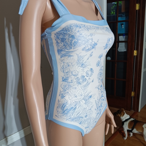 Size small nwt - Picture 5 of 13